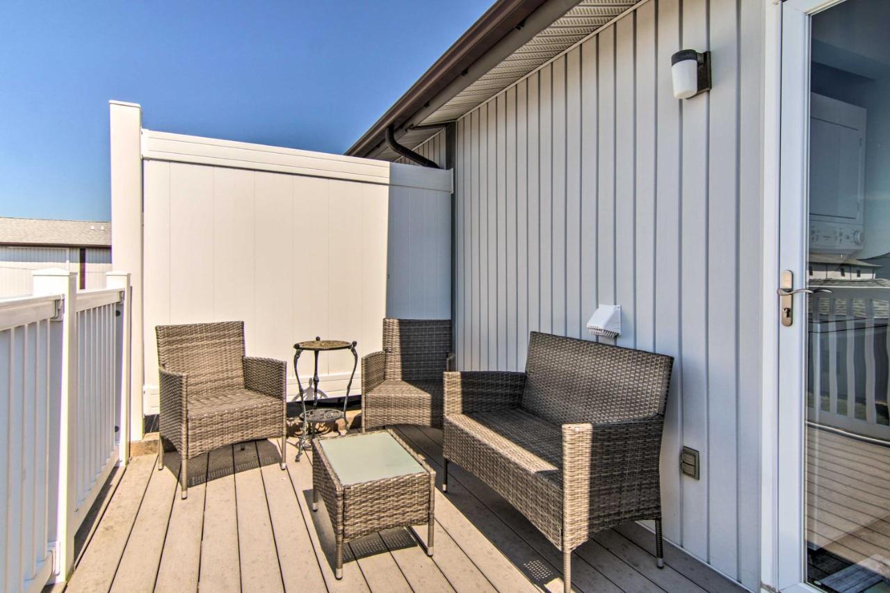 Airy Ocean City Condo On Canal Front With Deck! Exterior foto